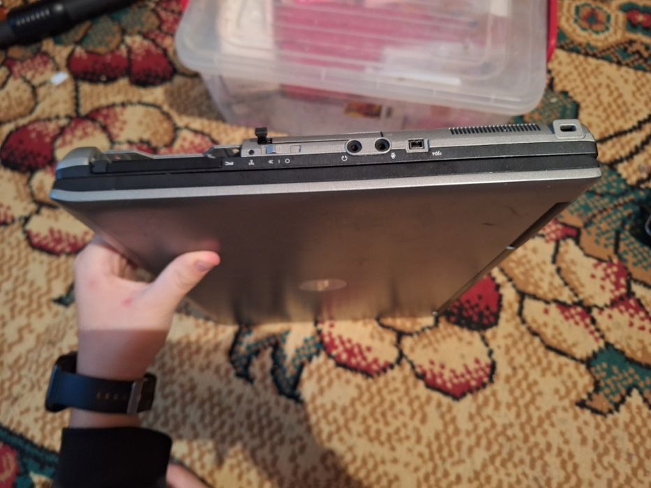 Vând laptop Dell Latitude D620, necomplet, dar nu pornește.
Nu știu ex