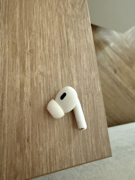 Правый наушник Airpods pro 2