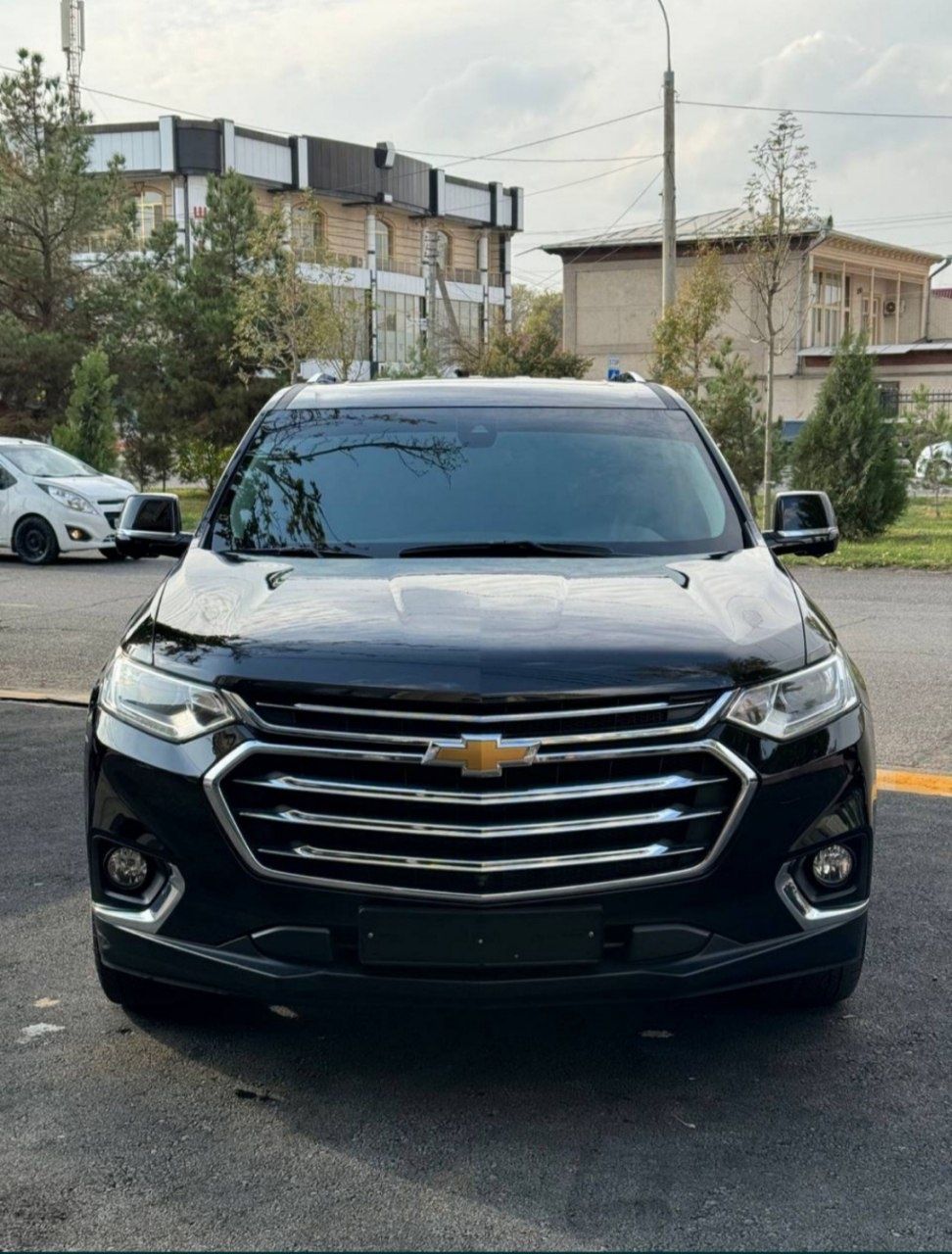 Chevrolet travers 2021 kelishamiz pul kerak srochna