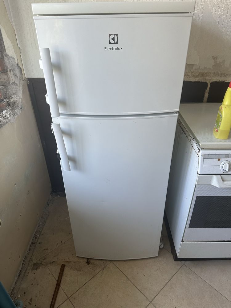 Хладилник Electrolux CT235