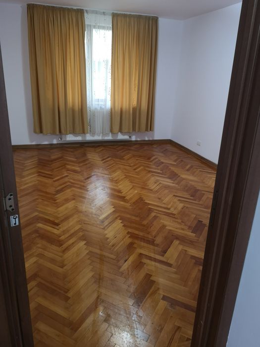 Inchiriez ap 2 camere zona precista