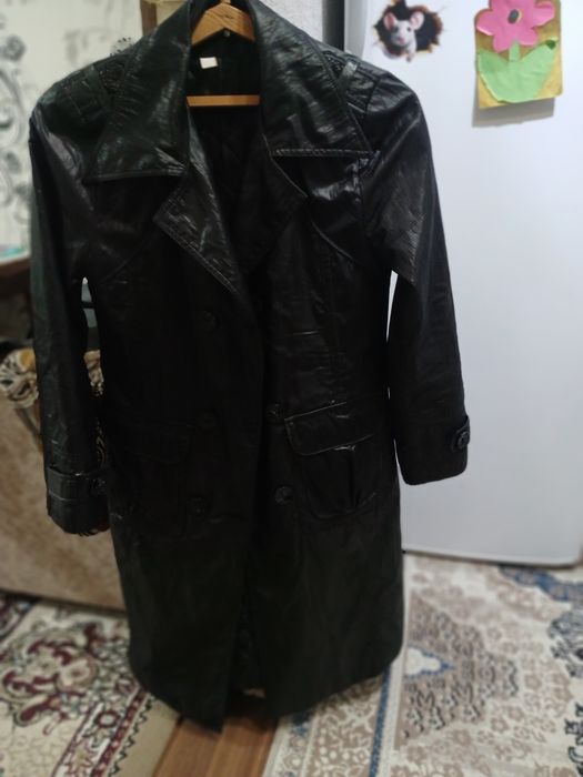 Плащ утепленый продаю