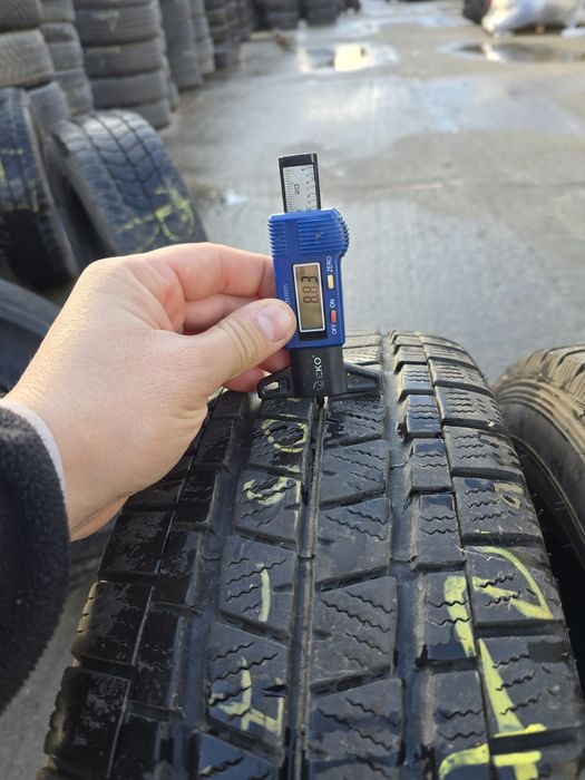 Anvelope de iarna 205-75r16c Falken