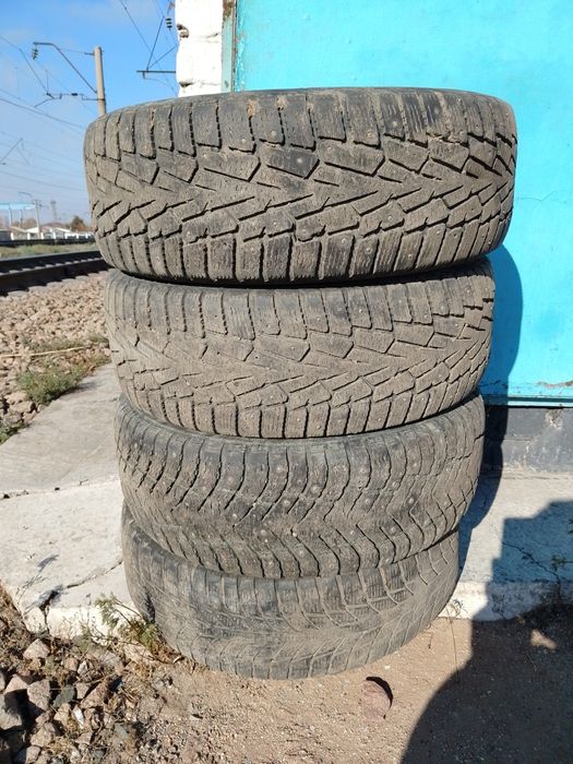 Продам зимни шина 4 комплек