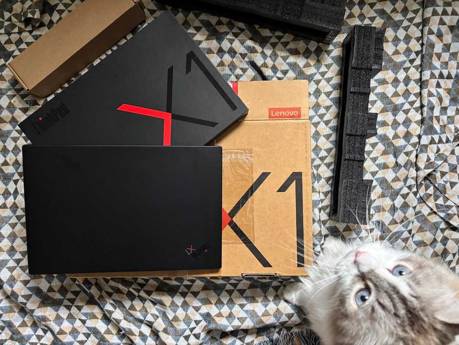 Laptop Thinkpad X1 Carbon Gen 8 i5-10210U 8Gb RAM pachet complet