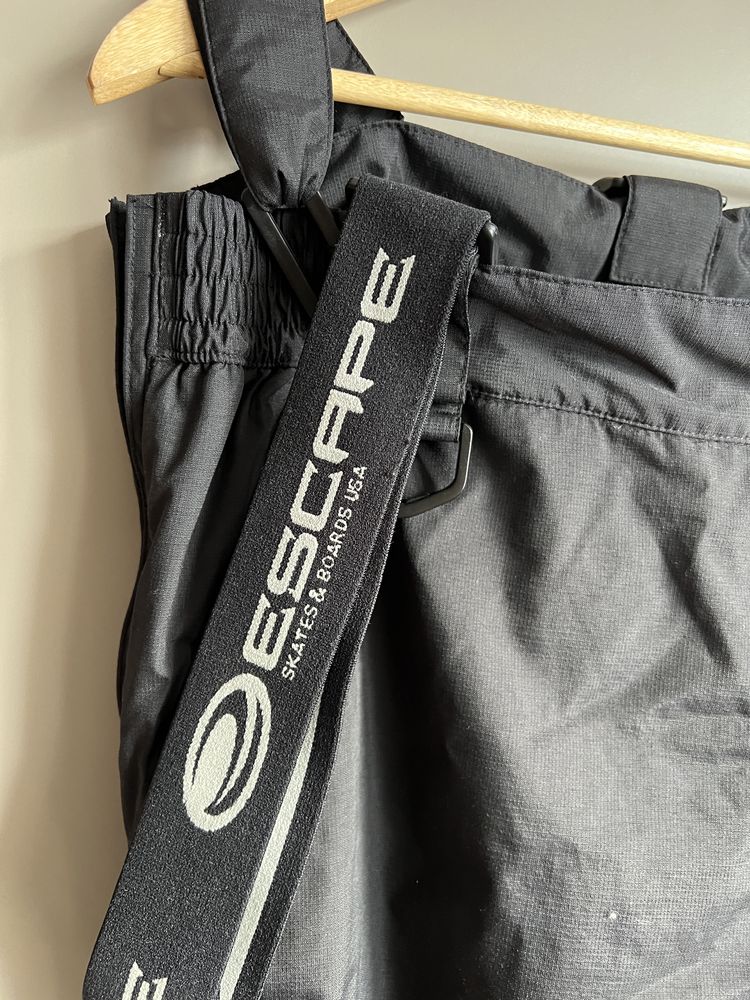 Pantaloni de schi