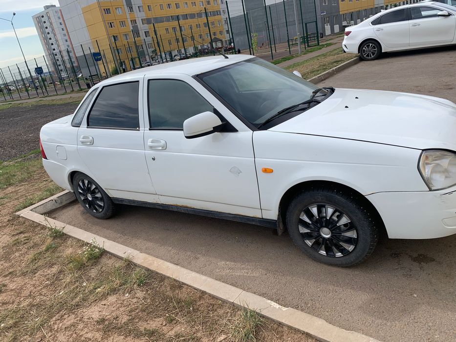 Лада Приора 2012