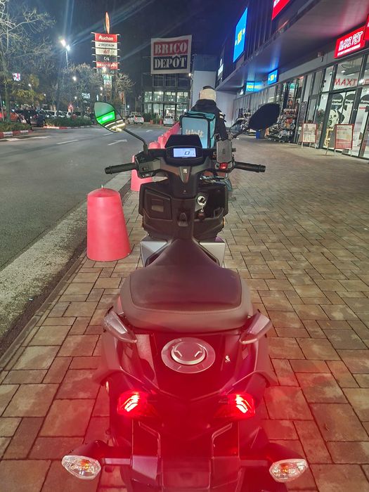 Vand scuter suzuki Avenis 125