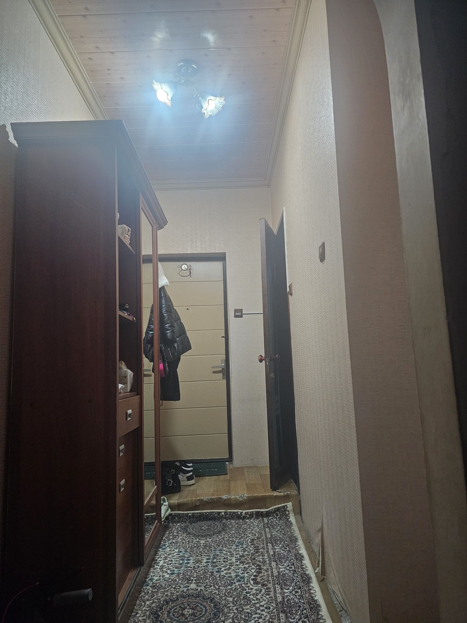 Продаётся квартира улучшенной планировки на 24 квартале Чиоанзар ориен
