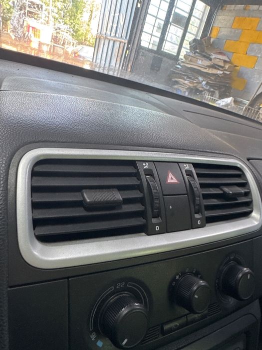 Grila de ventilatie bord centrala SKODA FABIA II 542 2006 - 2014  5J08