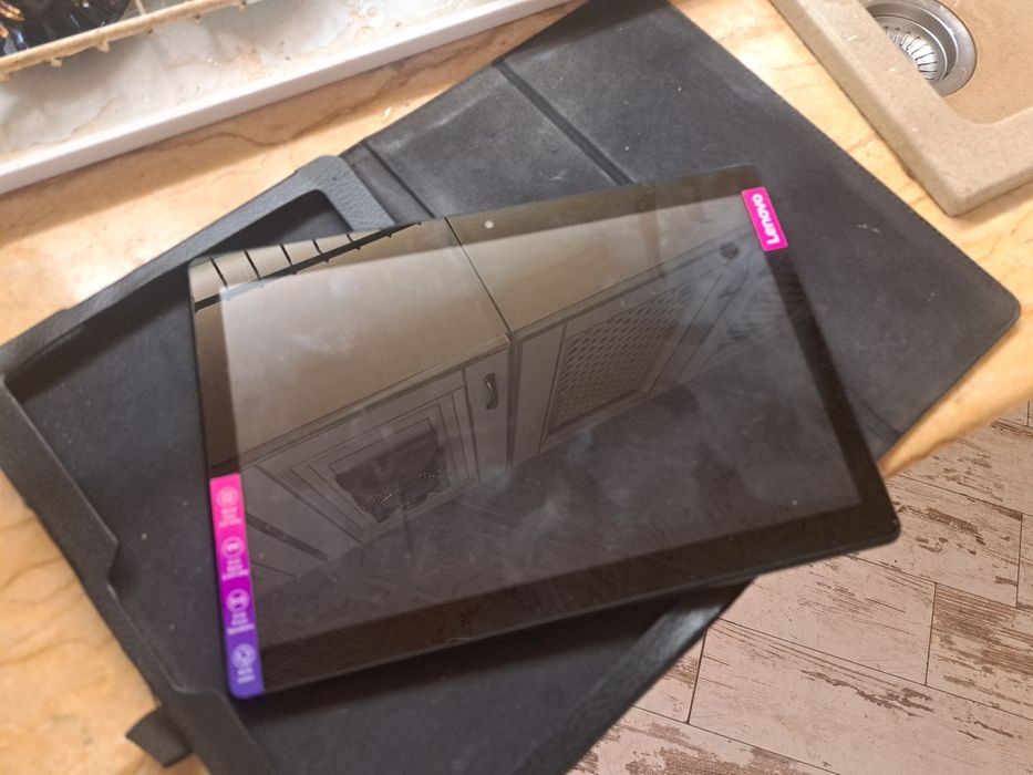 Таблет  Леново  не ползван,получен като награда за нов договор