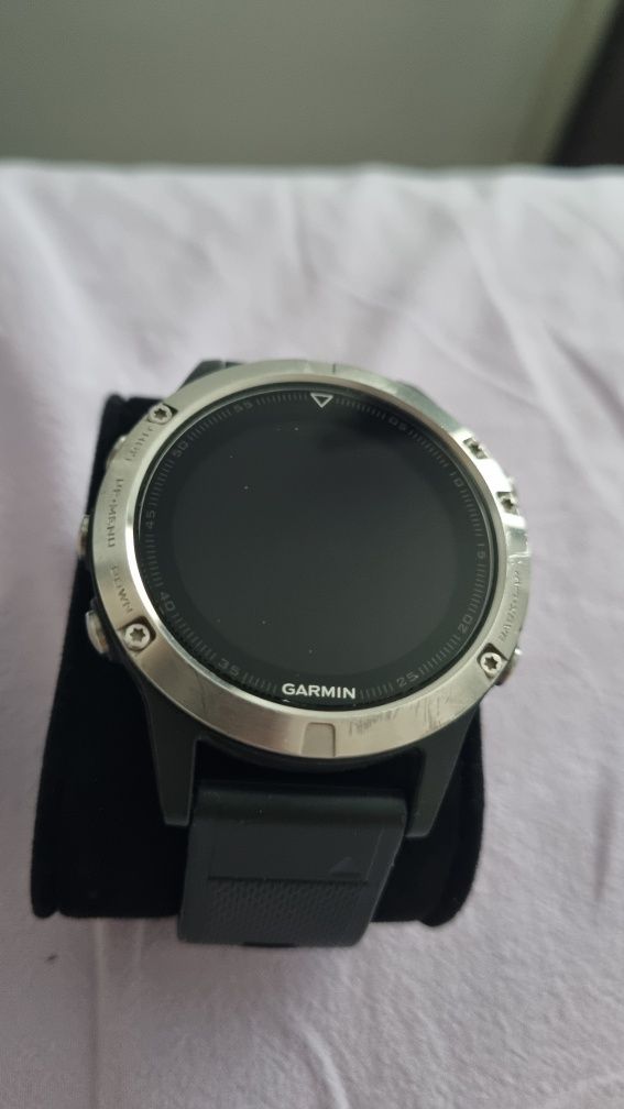 Garmin Fenix 5 impecabil