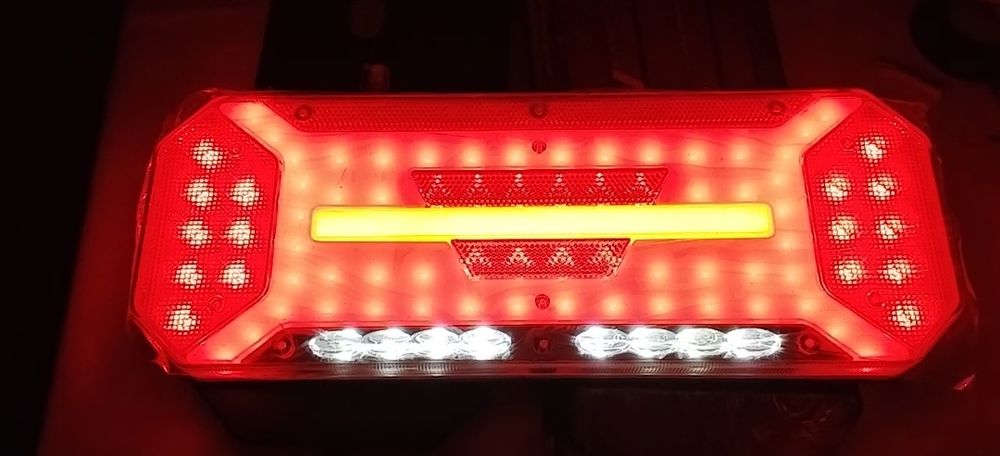 Set 2 lampi spate cu SEMNALIZARE DINAMICA 12-24V

Lampi spate LED, 6 f