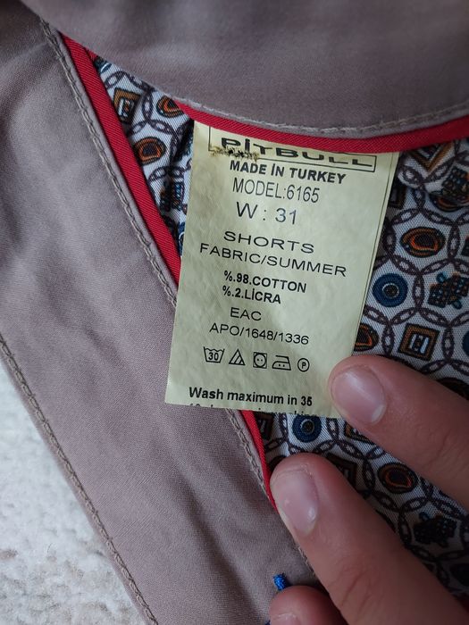 Pantaloni scurți eleganți