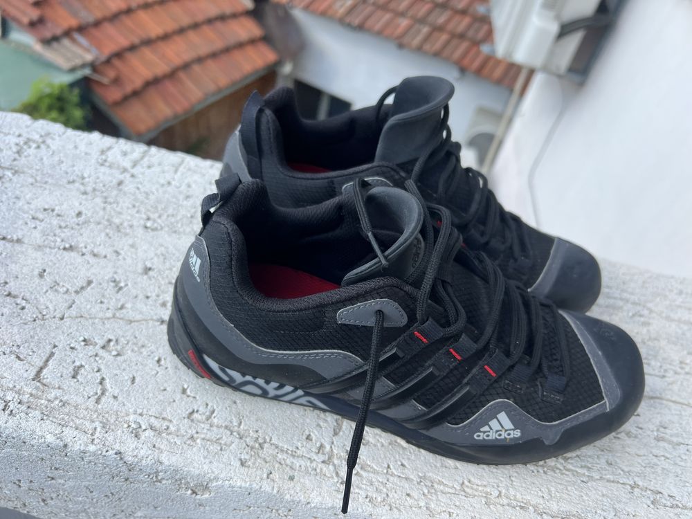 Adidas Traxion 42