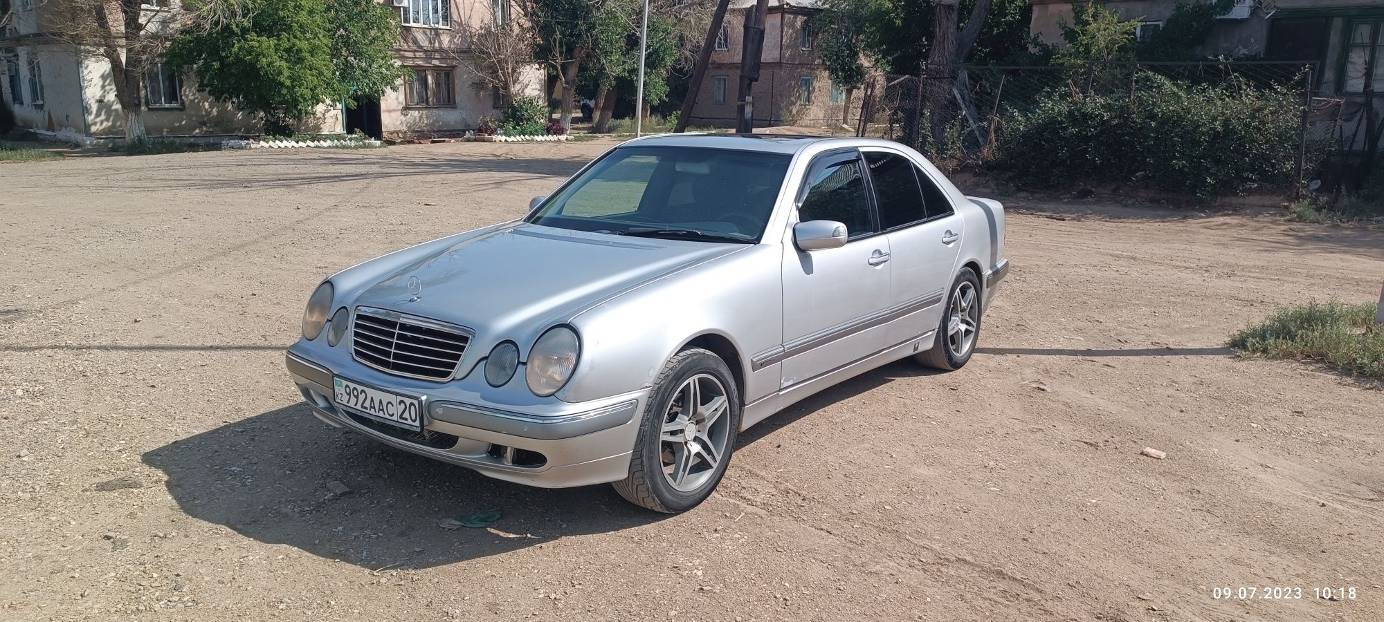 Mercedes E240 W210