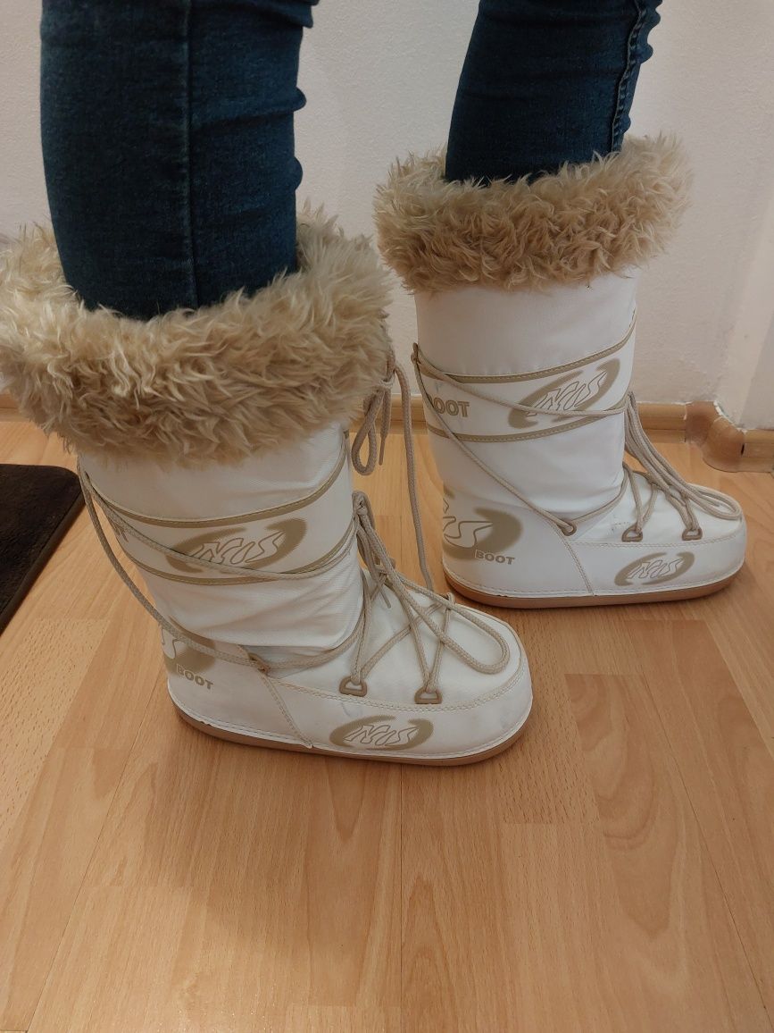 Vând Cizme Moon boots Alaska boots marimea 38-40