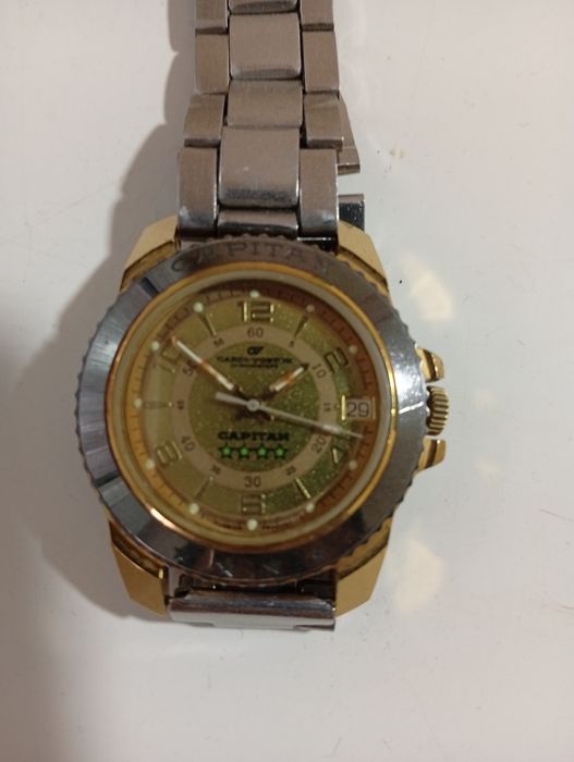 Продается часы Восток.