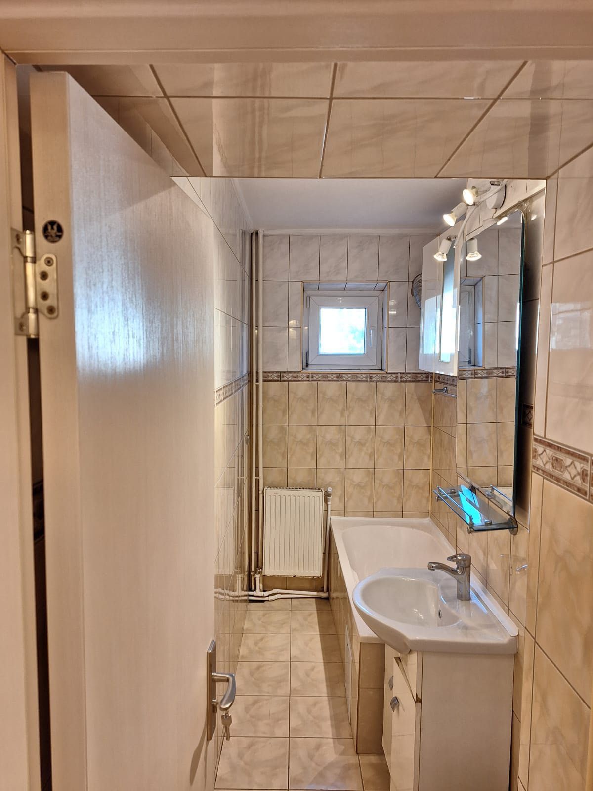 inchiriez apartament zona Alexandru Cel Bun Iasi