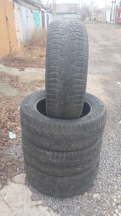 Продам резину 275/55R20