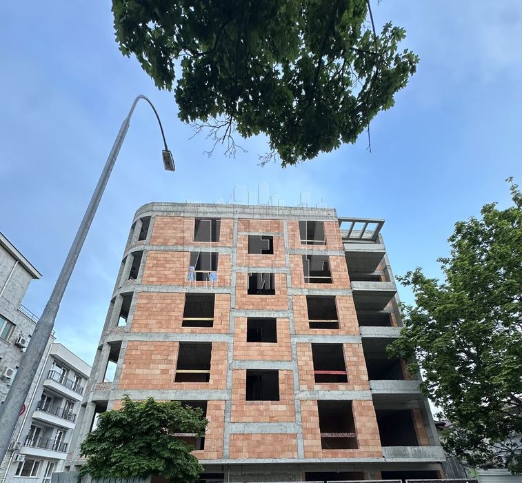 2-стаен в Варна-Нептун площ 73 цена 260000