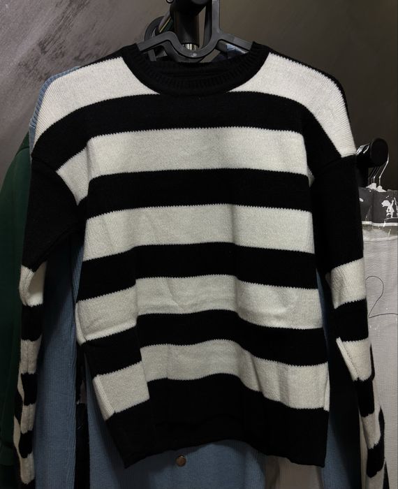 Женска блуза с бяло и черно