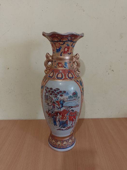 Vaza ceramica model chinezesc.