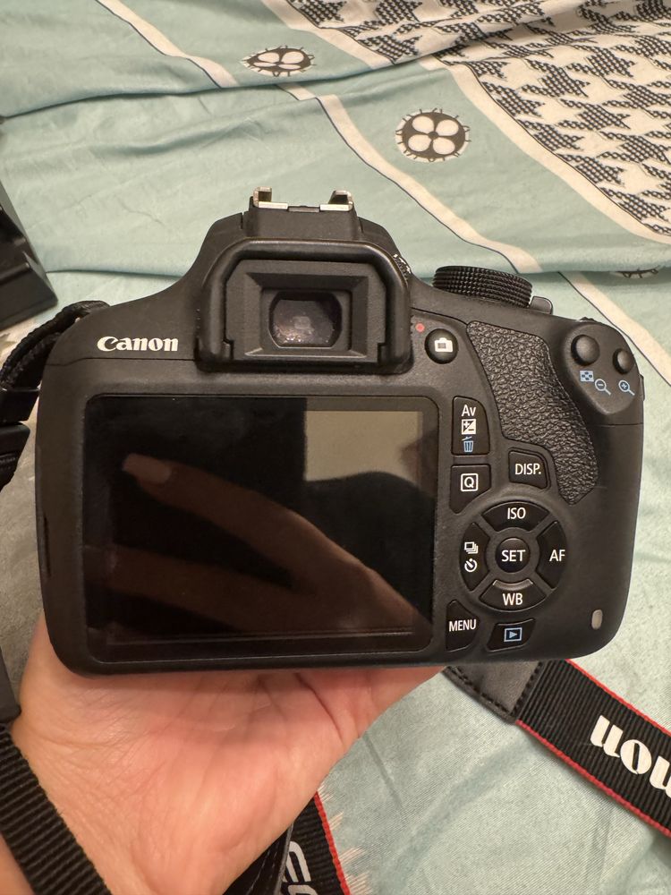 Фотоапарат Canon EOS 1200D