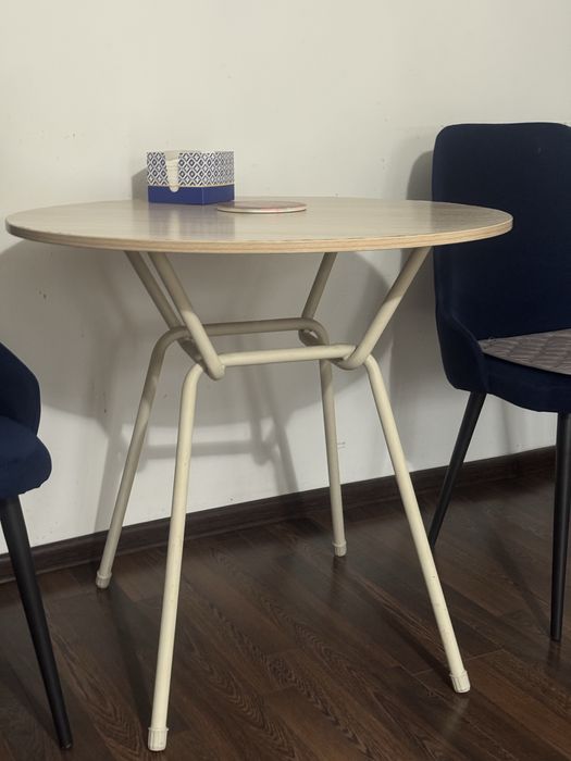 Обеденный стол  белый