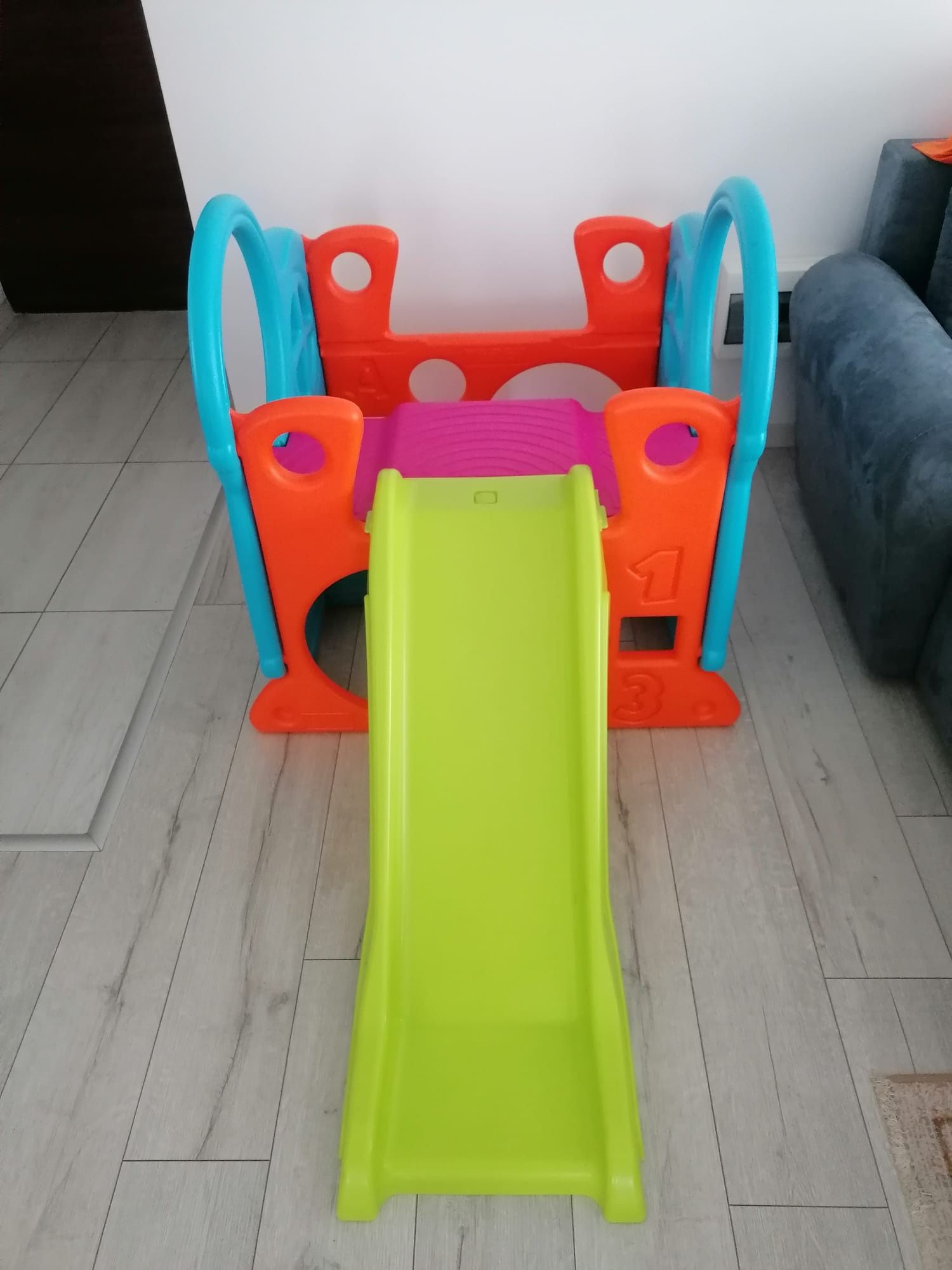 Spatiu de joaca cu tobogan, Feber, 100 cm, plastic, multicolor.