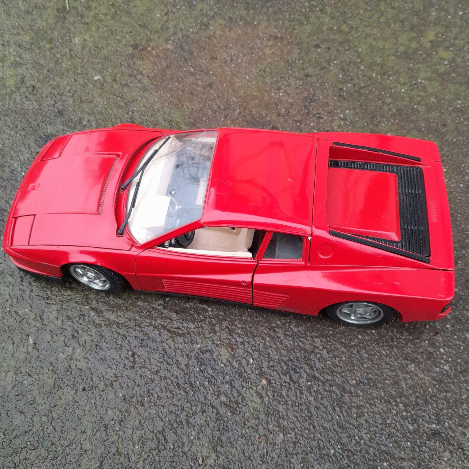 ferrari testarossa 1984 burago 1/18 [made in italy]