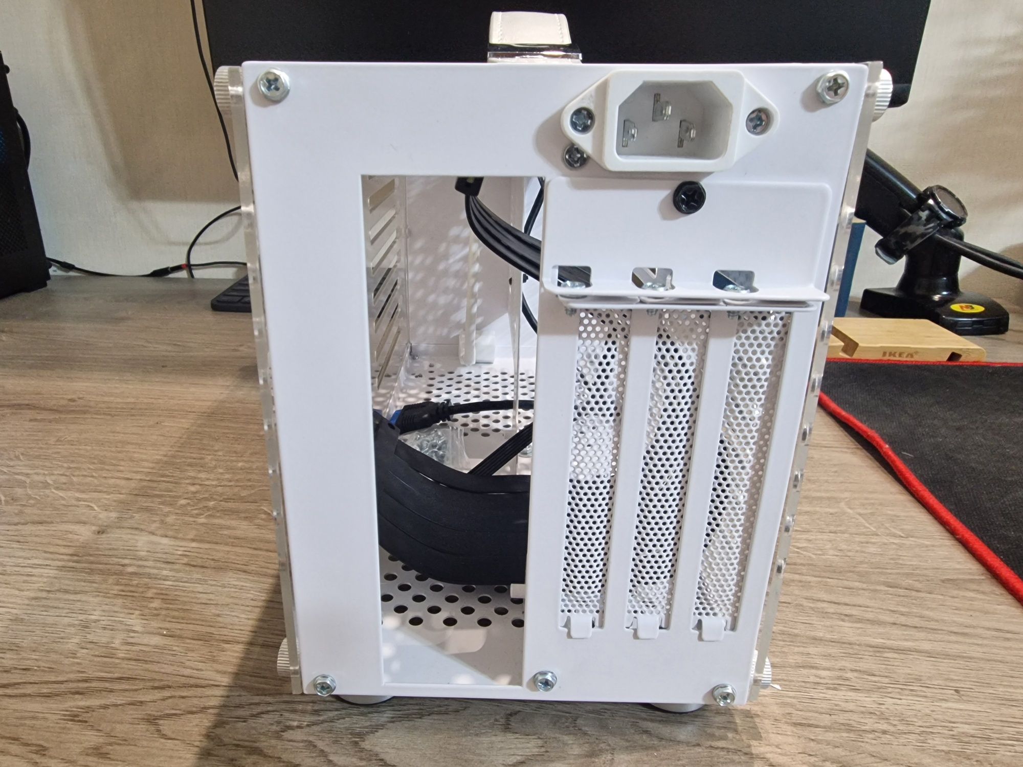 Корпус ITX  PCcooler i100 v2 белый + Райзер PCI-E 4.0