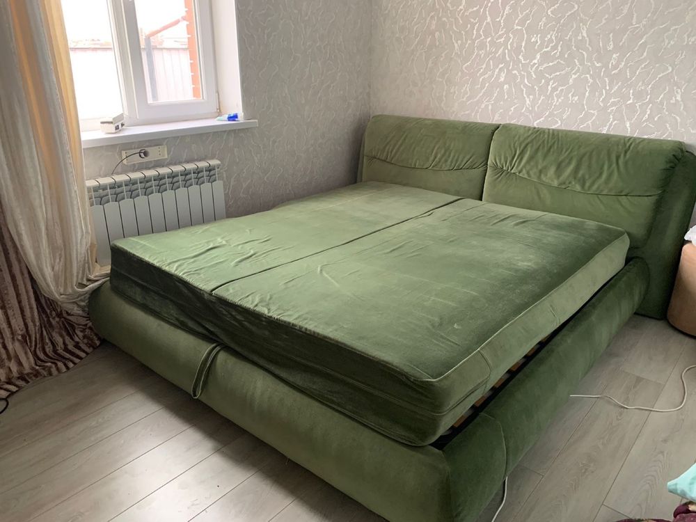 Продам кровать в отличном состоянии перешитый