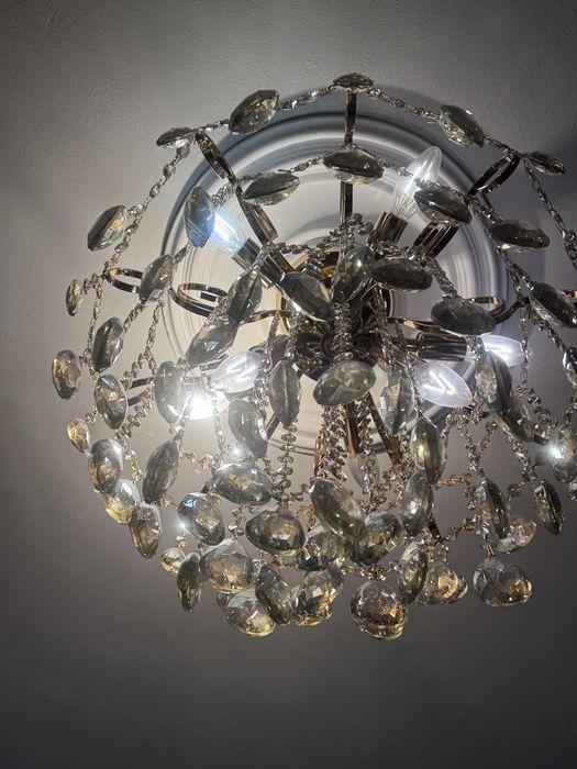 Продам 2 люстры по 150 000 сум каждая