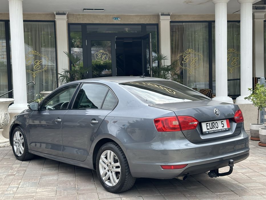 Volkswagen Jetta 2012/1.6tdi DSG/Euro5