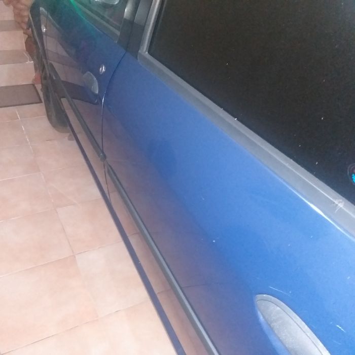 Vând Dacia Logan unic proprietar masina de garaj