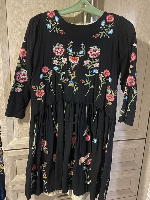 Платье с вышивкой под Zara