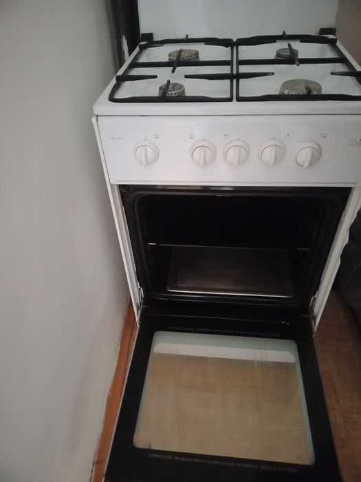 Продам газ плиту