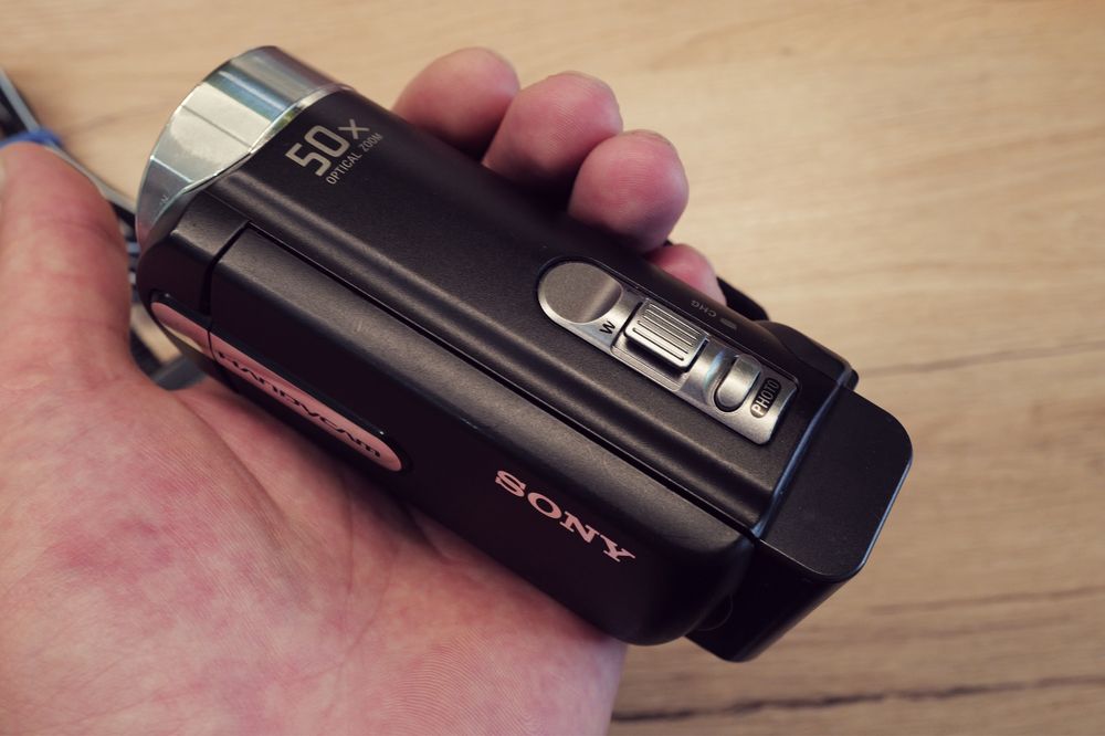 Camera Video Sony Handycam CCD cu SD card si incarcator original