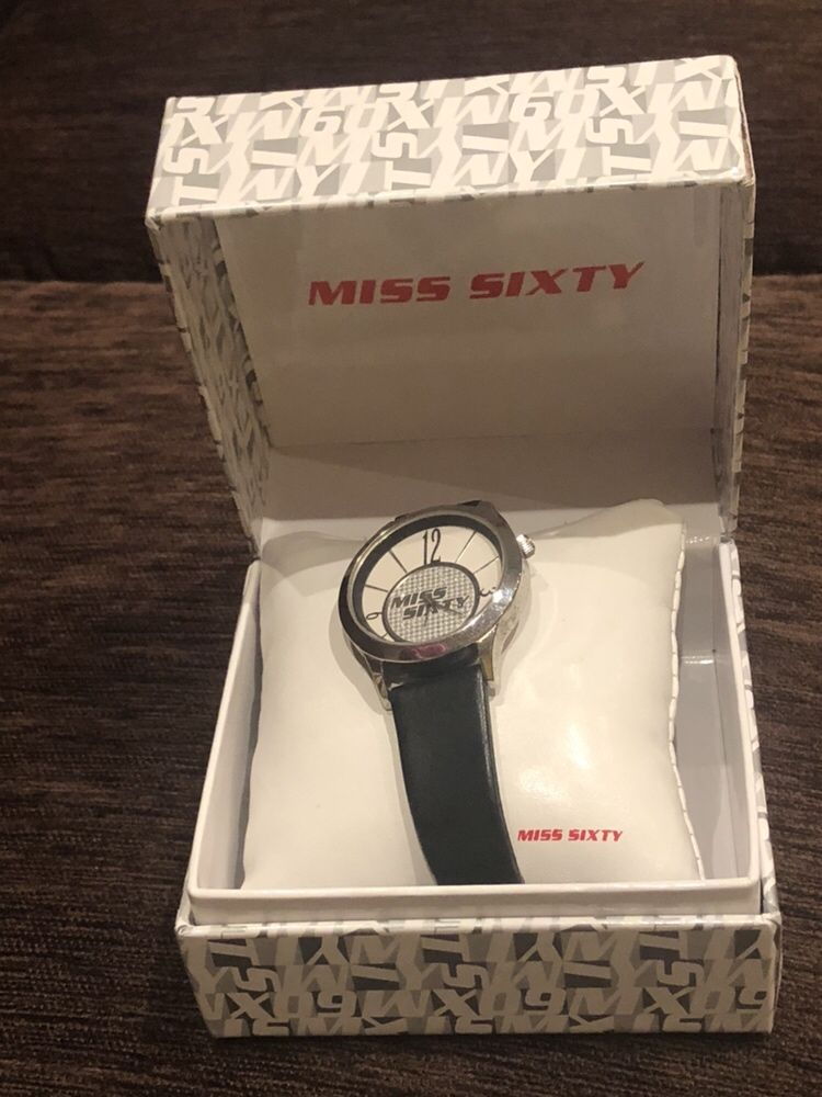 Часовник Miss Sixty