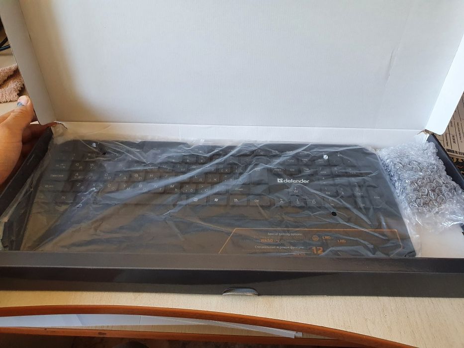 Клавиатура и мышь в комплекте