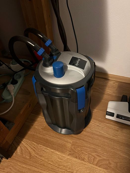 Acvariu complet cu stand ,filtru extern,pompa oxigen si pesti