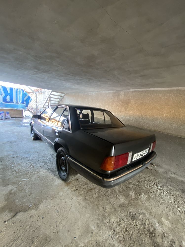 Opel rekord 19986-yil