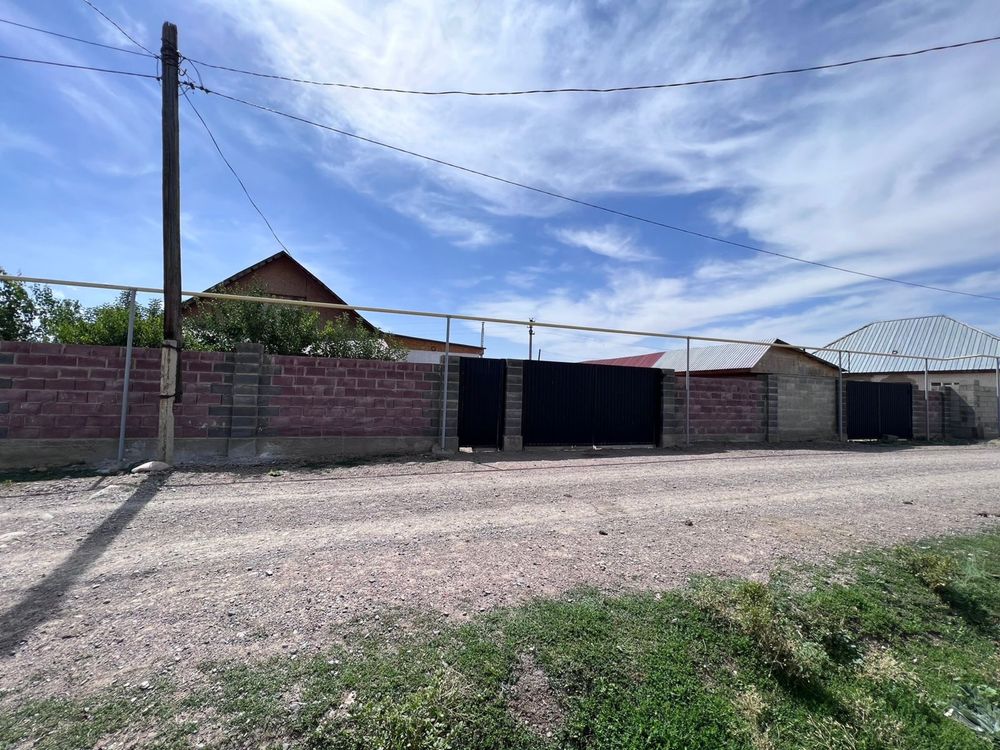 Продаётся тёплый, просторный дом из красного кирпича в селе Тұрар!