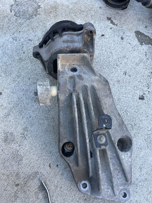 Suport motor / tampon motor stanga BMW g11 g12 g30 motor 3.0 4.0 b57