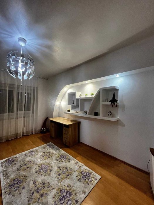 PF. Închiriez apartament 3 camere Nicolina