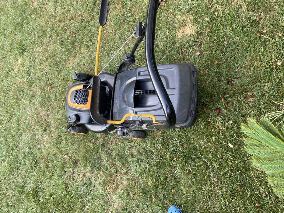 Masina de tuns iarba Briggs Stratton