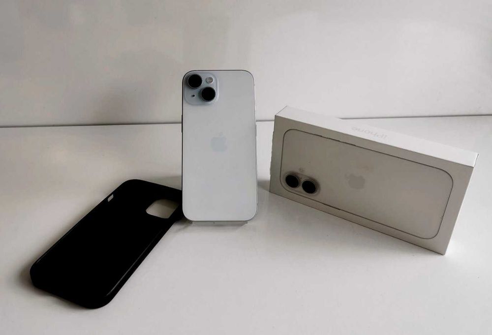 Apple iPhone 15 128GB Бял