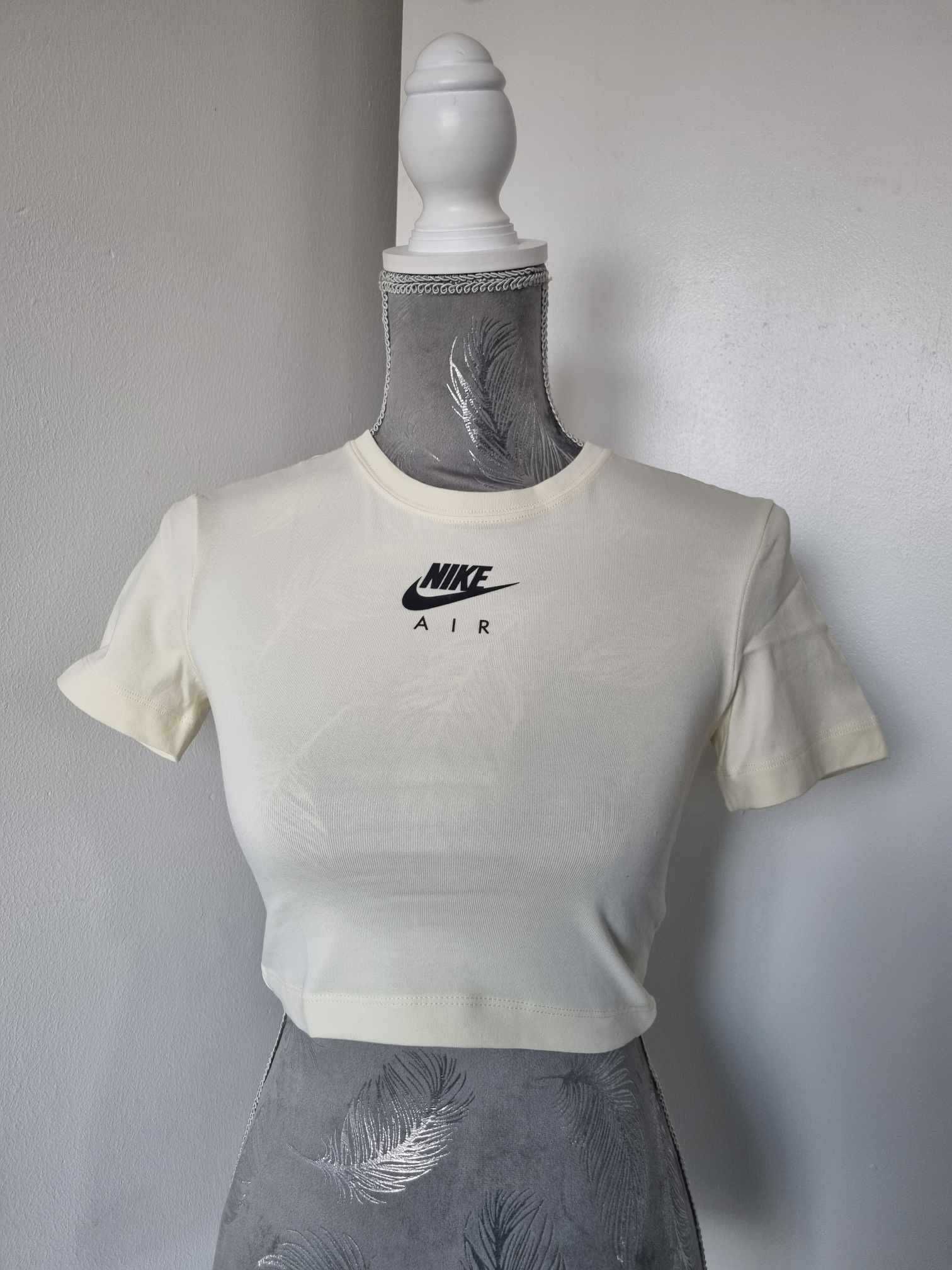 Оригинален с етикет Nike Air Top Crop