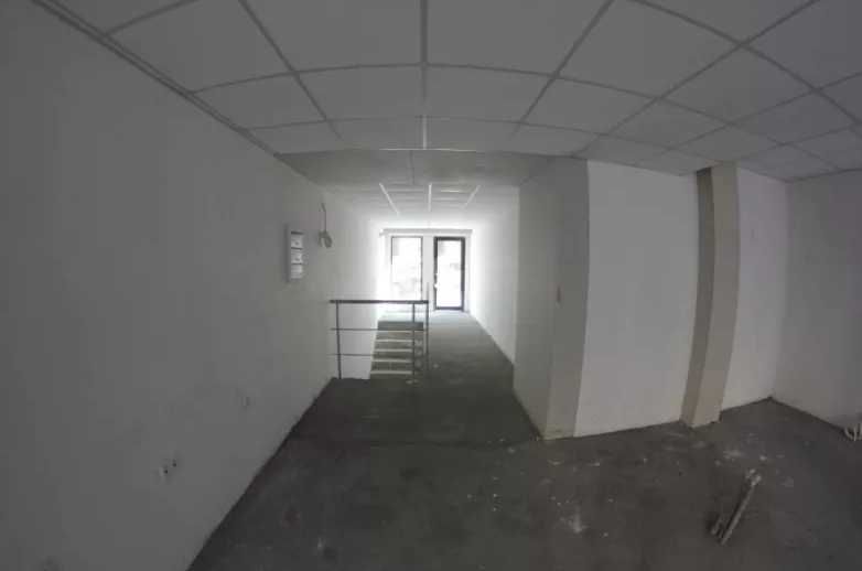 Продава се Магазин в Пловдив, Южен - 690 кв.м за 493 €/кв.м - Снимка #2